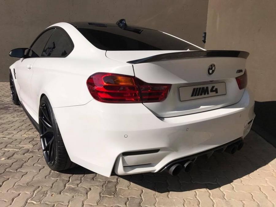  BMW M4 Coupe by RACE! 2017 года  (фото 11 из 15)